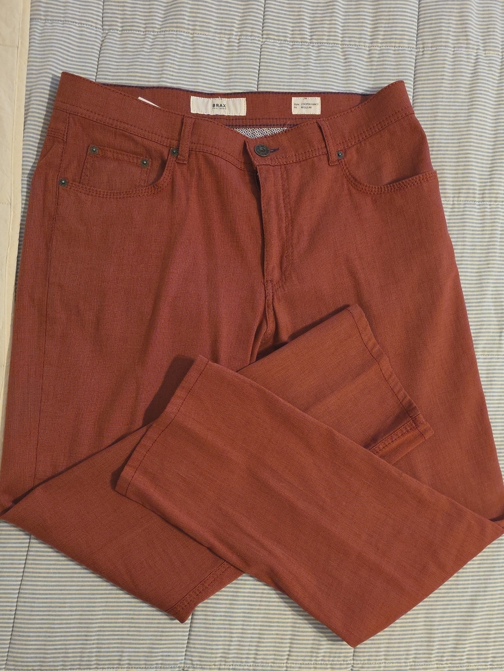 34/32 BRAX Men's Cooper Fancy Regular Fit Chinos in Rust.
